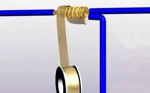 原來電線接頭要這么繞才不會(huì)漏電，難怪我家廚房總跳閘——光伏設(shè)備安裝的教訓(xùn)